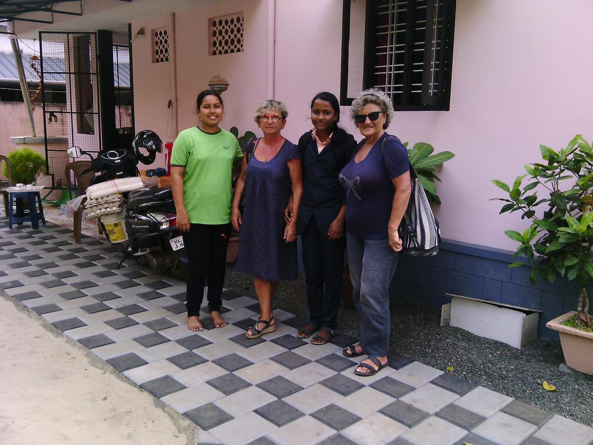 Marari Peace Homestay Mararikulam Bagian luar foto