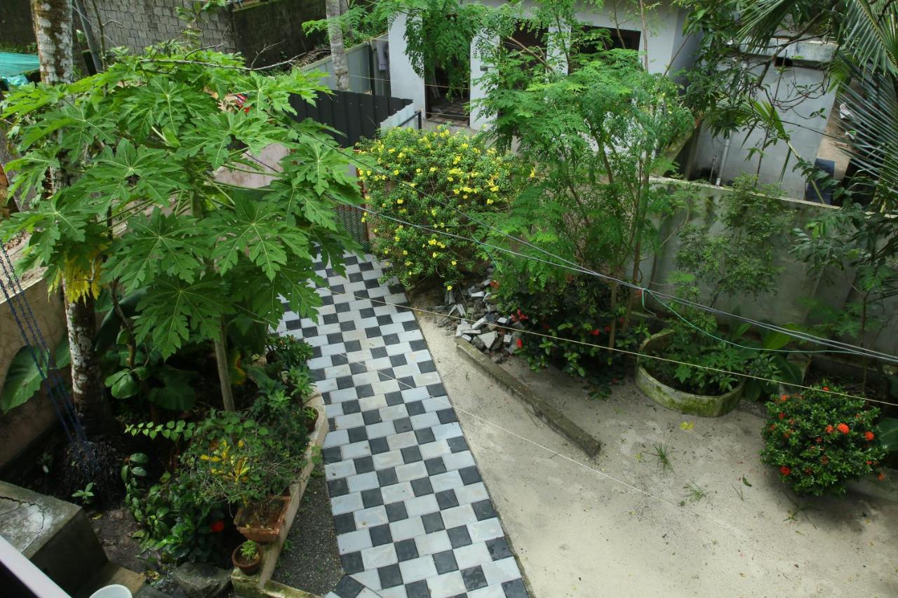 Marari Peace Homestay Mararikulam Bagian luar foto